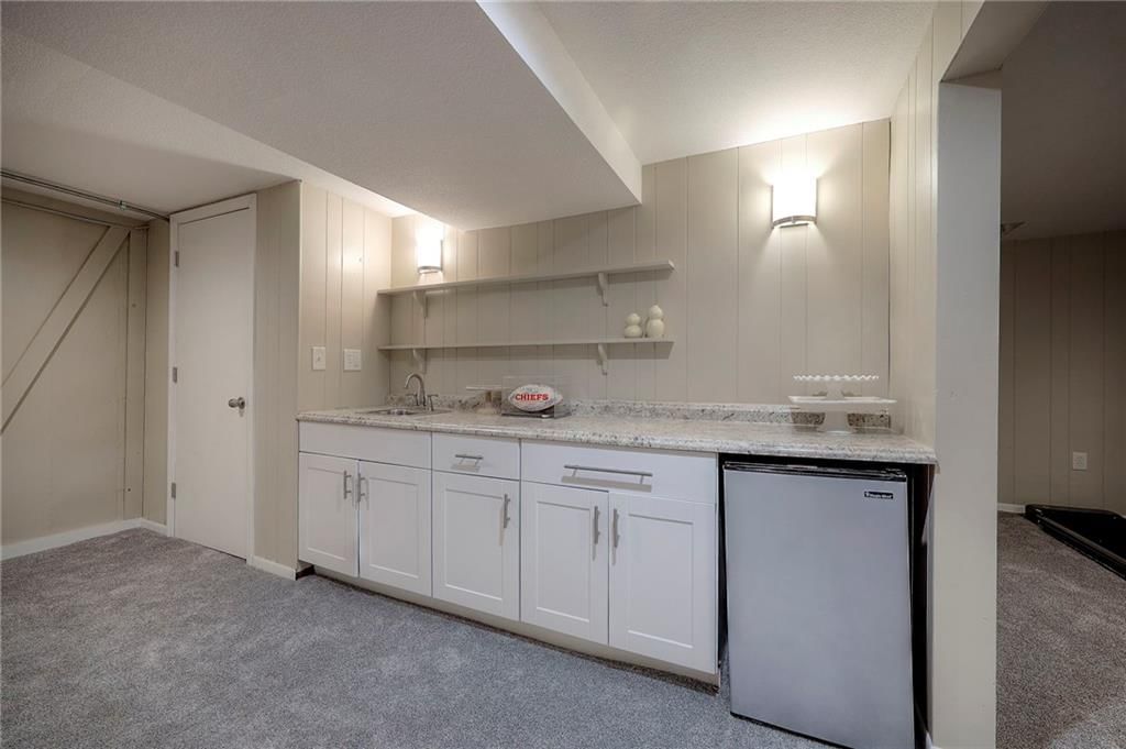 800 W 122nd Street — photo 24