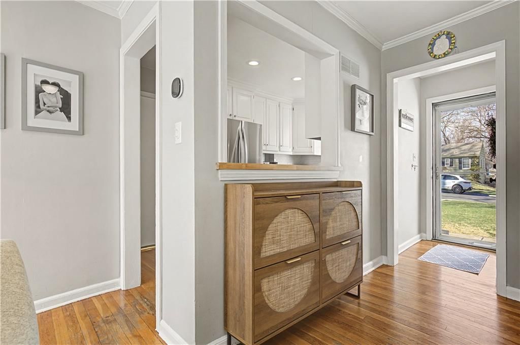 2711 W 73rd Terrace — photo 8