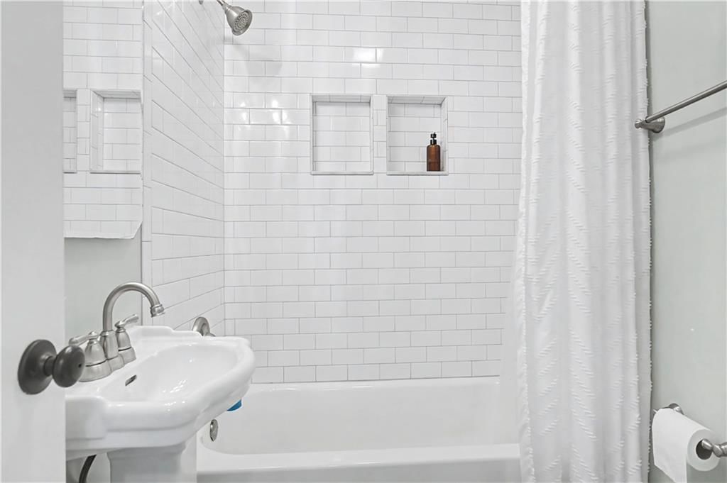 2711 W 73rd Terrace — photo 24
