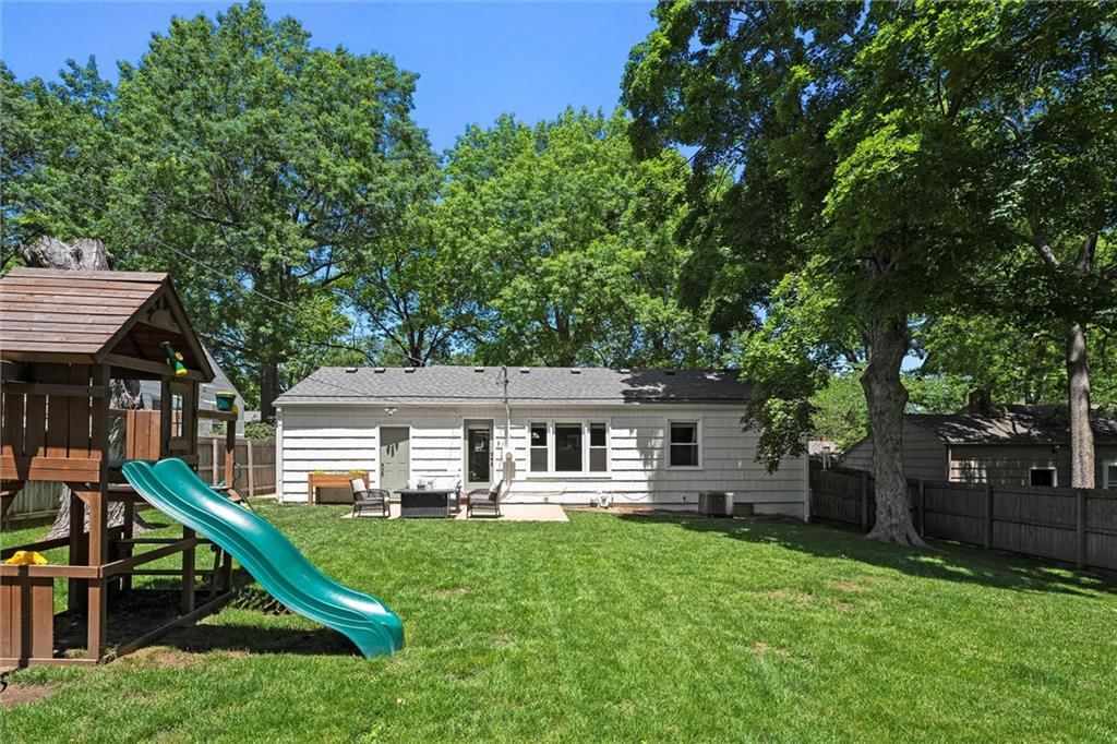 2711 W 73rd Terrace — photo 33