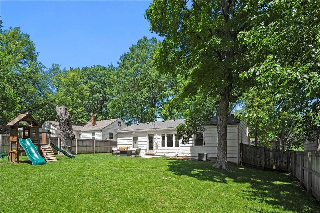 2711 W 73rd Terrace — photo 34