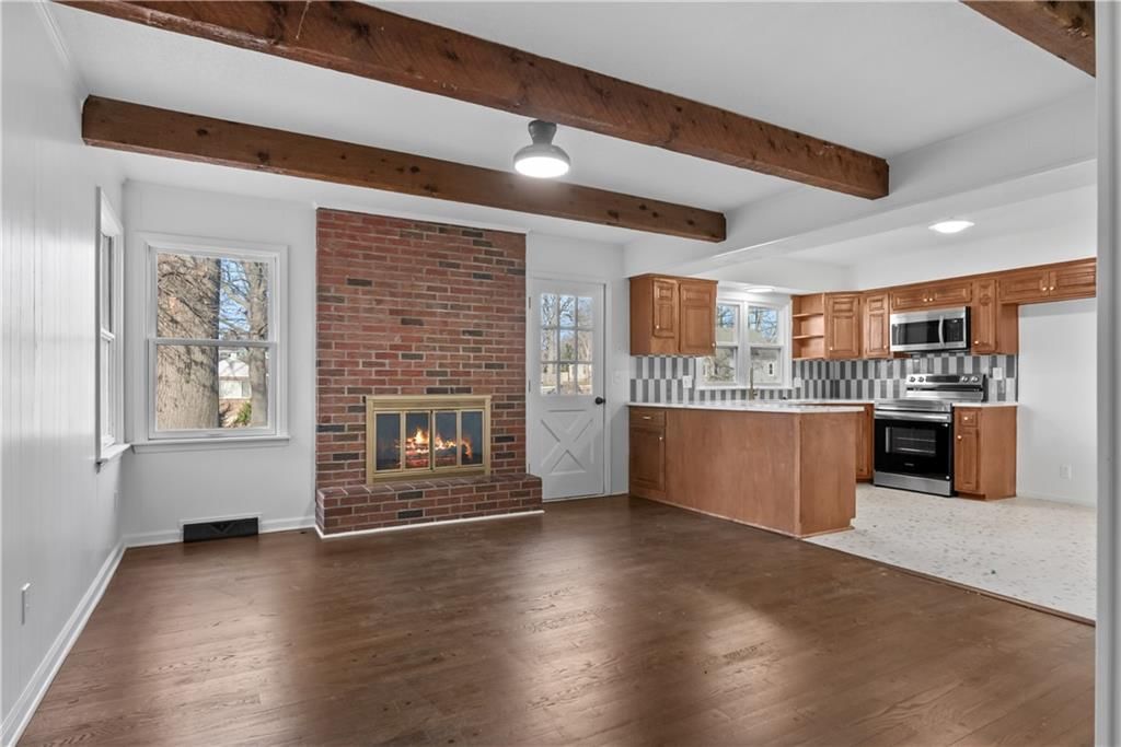 5702 Halsey Street — photo 9