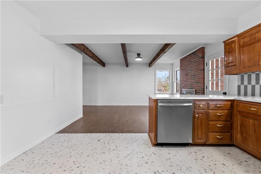 5702 Halsey Street — photo 14