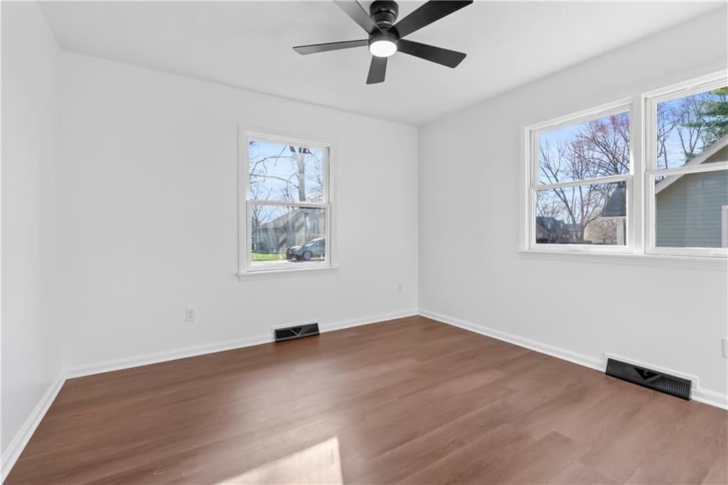 5702 Halsey Street — photo 24