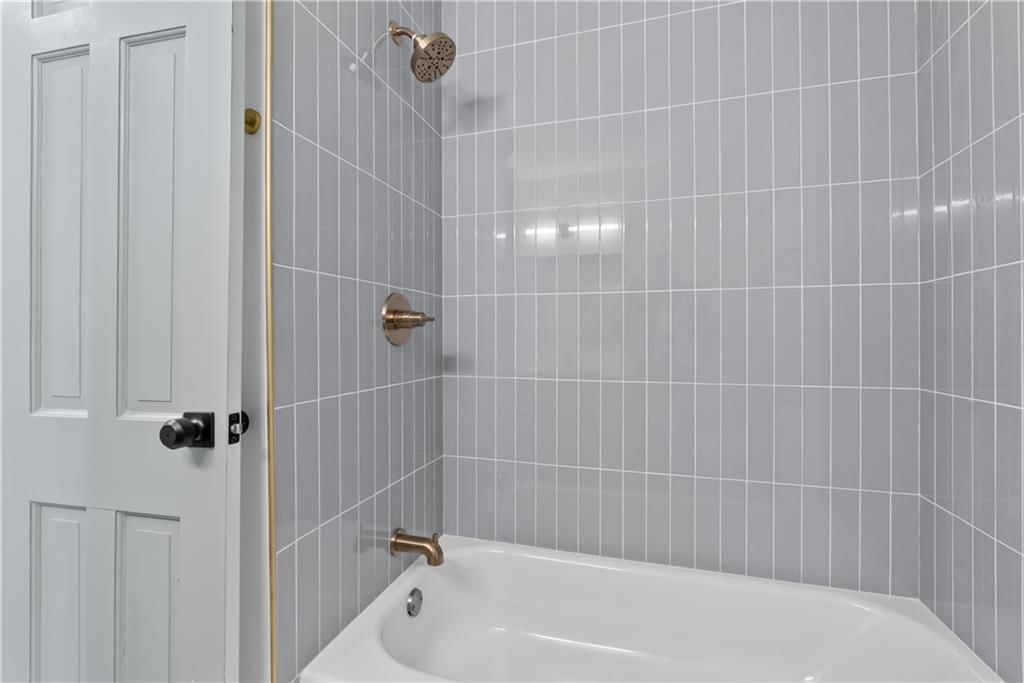 5702 Halsey Street — photo 26