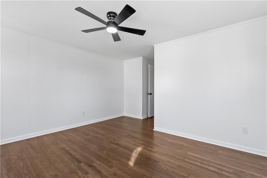 5702 Halsey Street — photo 34