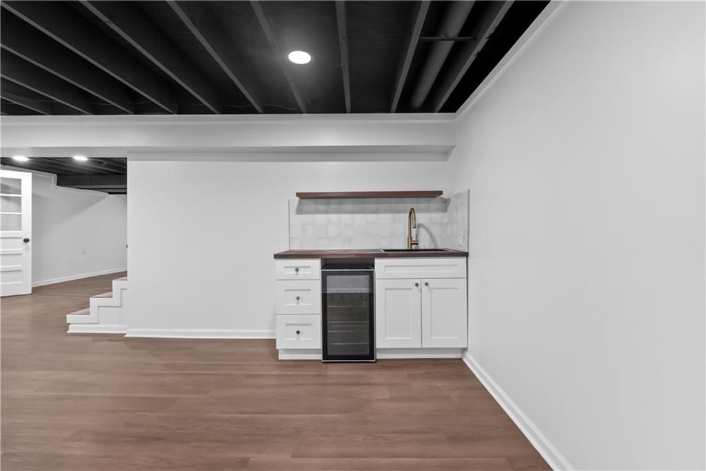 5702 Halsey Street — photo 37