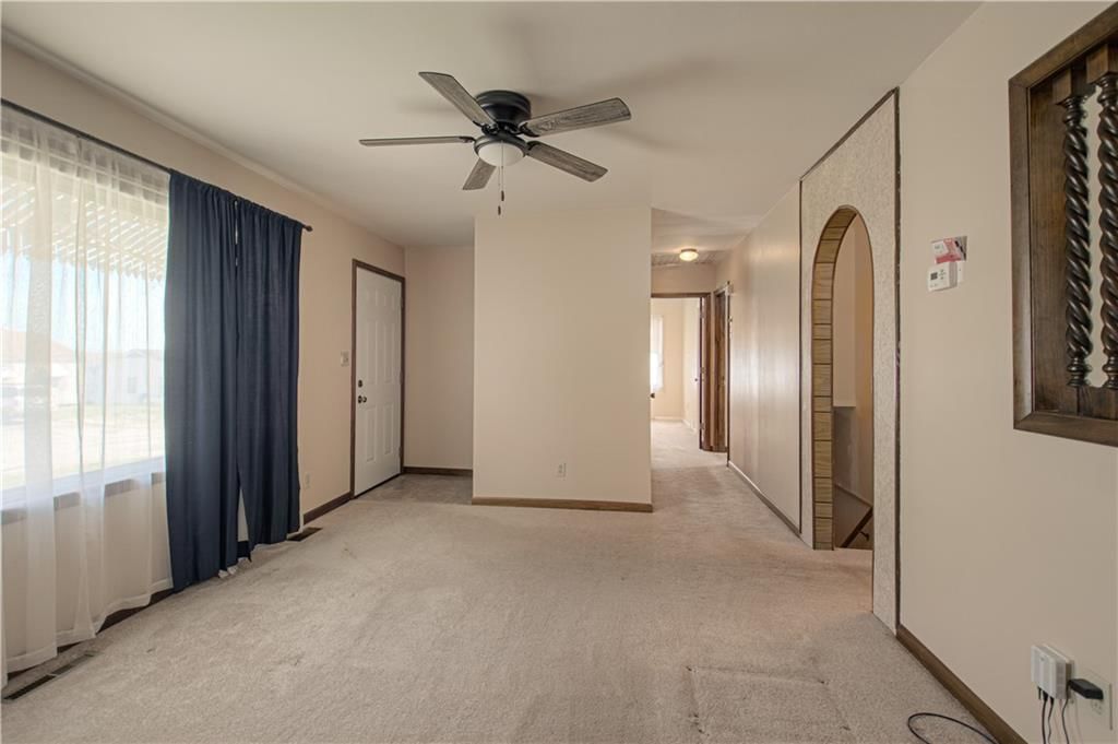 606 N Rogers Street — photo 7