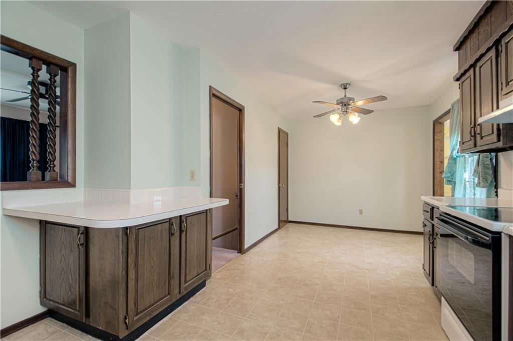 606 N Rogers Street — photo 10