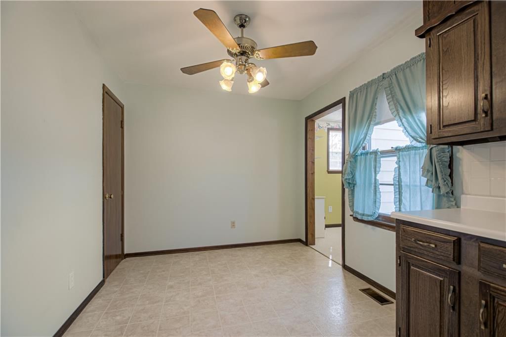 606 N Rogers Street — photo 11