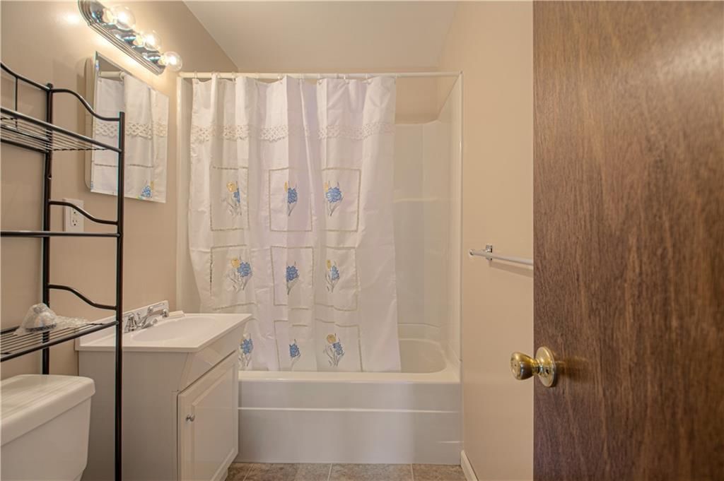 606 N Rogers Street — photo 18