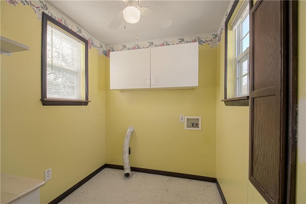 606 N Rogers Street — photo 20
