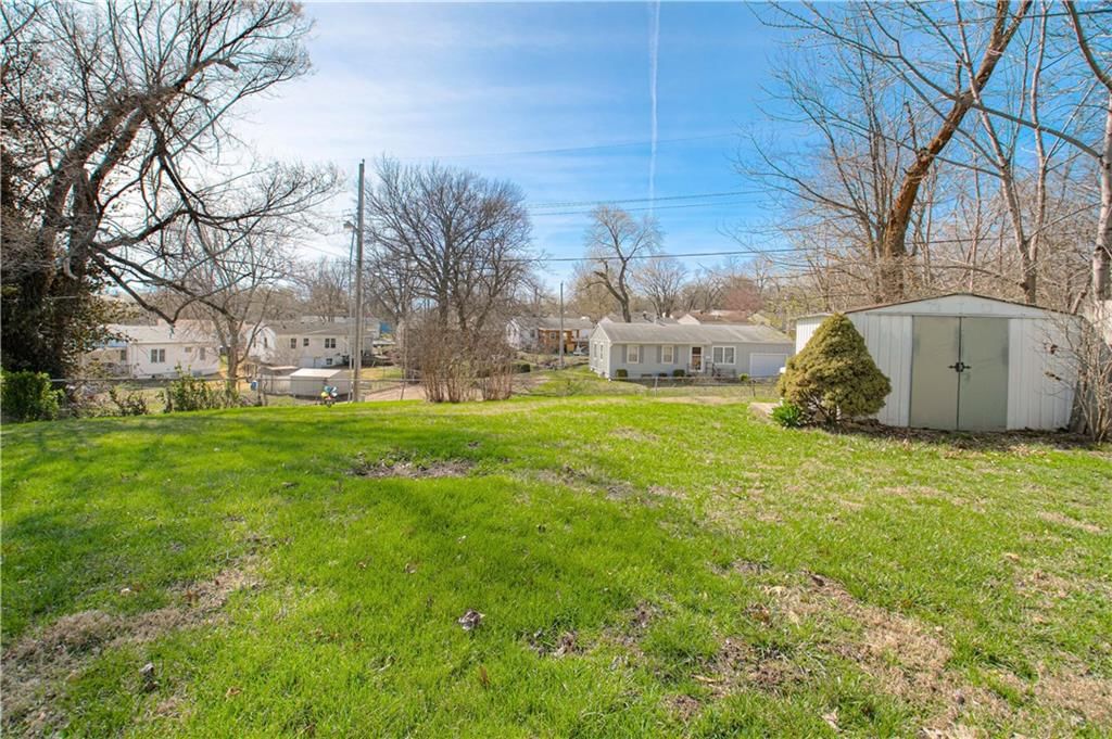 606 N Rogers Street — photo 25