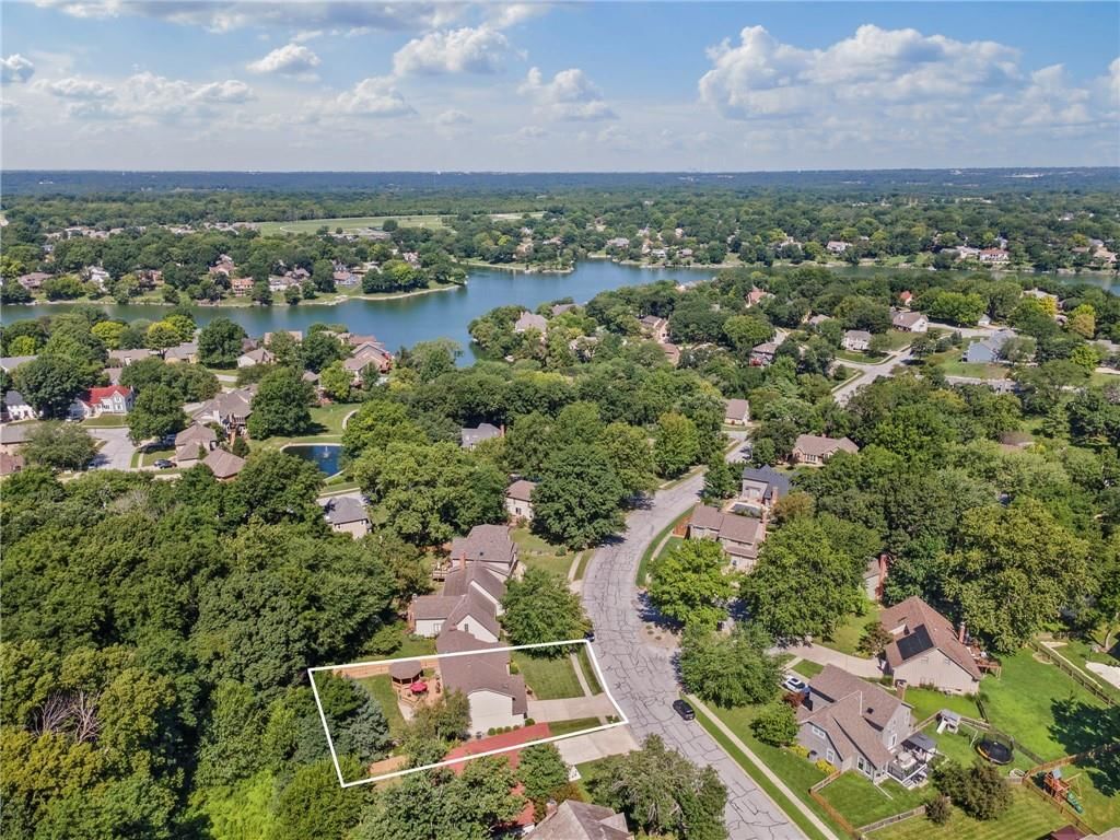 205 NE Shoreview Drive — photo 5