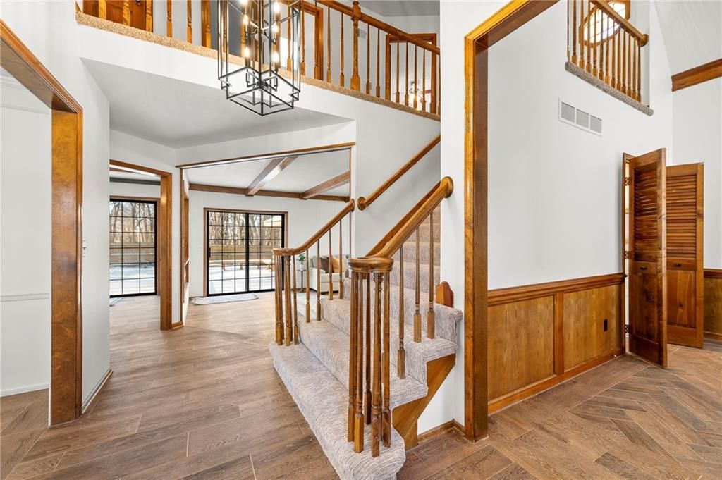 205 NE Shoreview Drive — photo 7