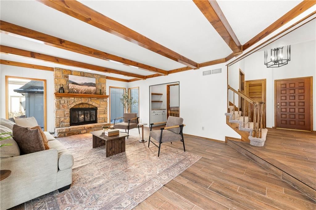 205 NE Shoreview Drive — photo 9