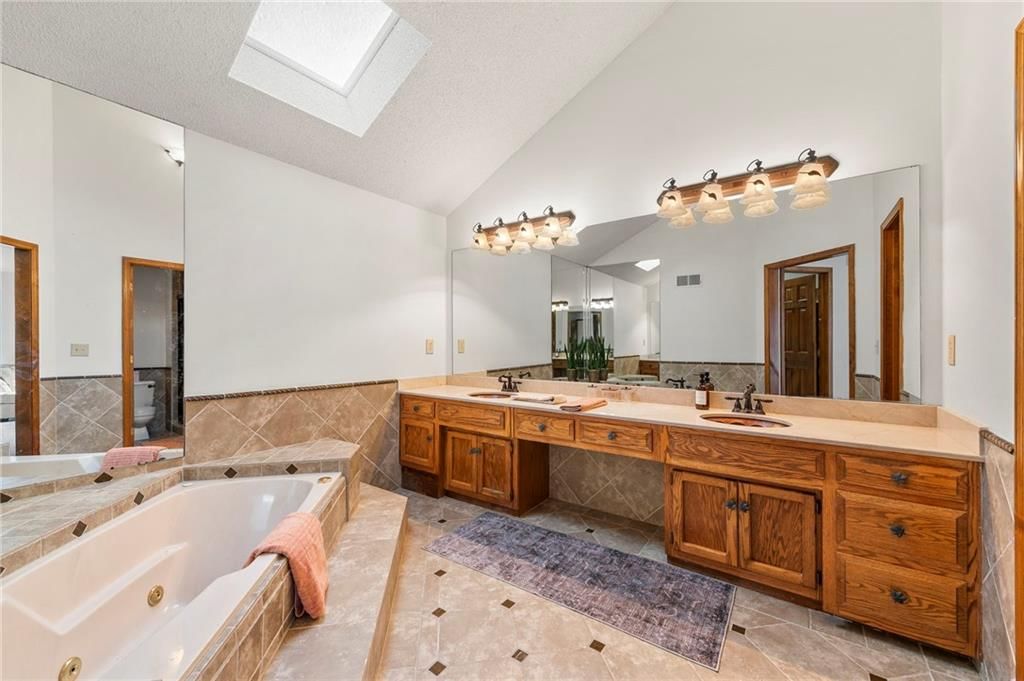 205 NE Shoreview Drive — photo 27