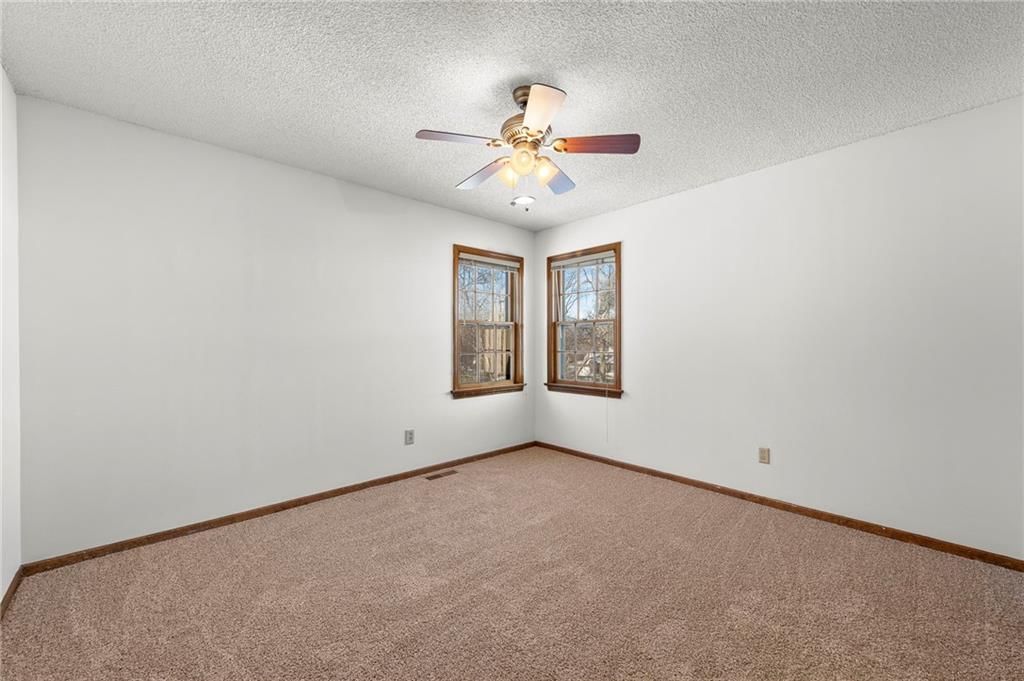 205 NE Shoreview Drive — photo 33