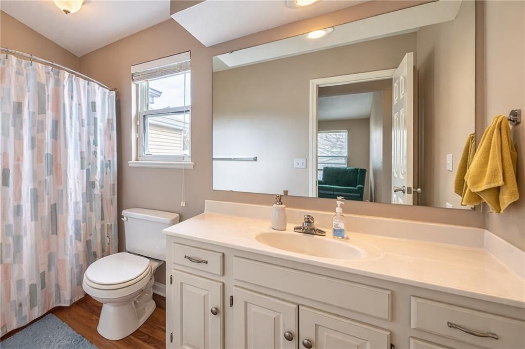 208 W 2nd Street — photo 12