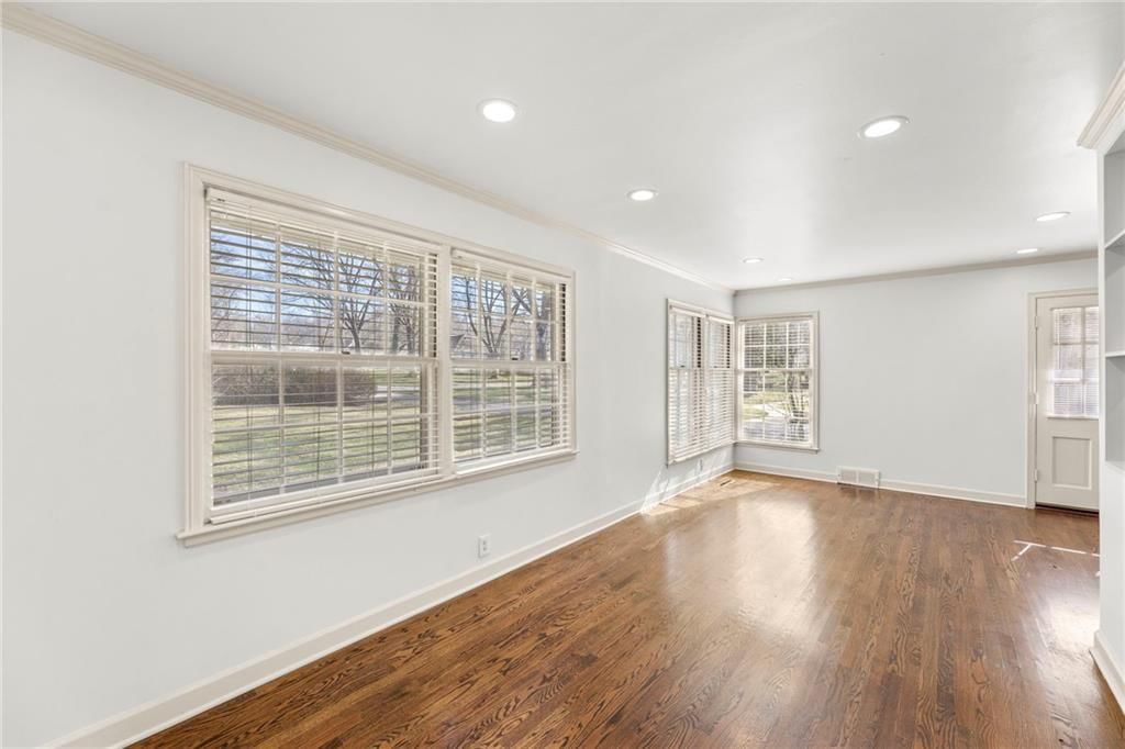 2341 W 98 Street — photo 7