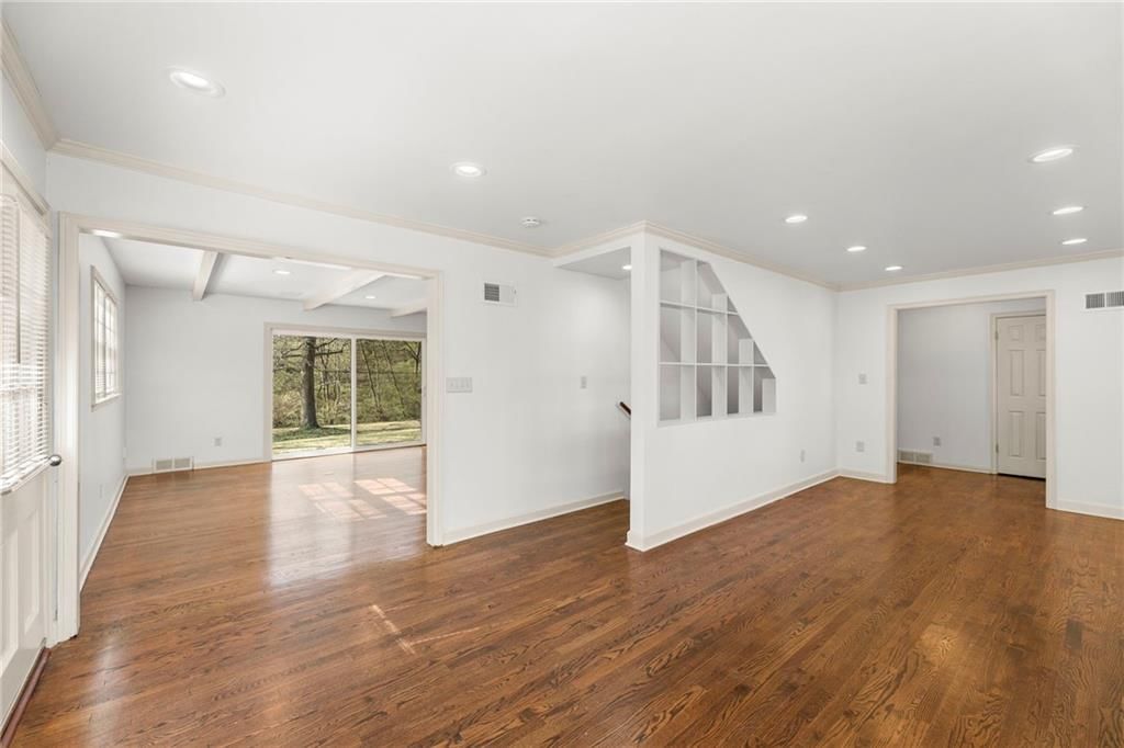 2341 W 98 Street — photo 8