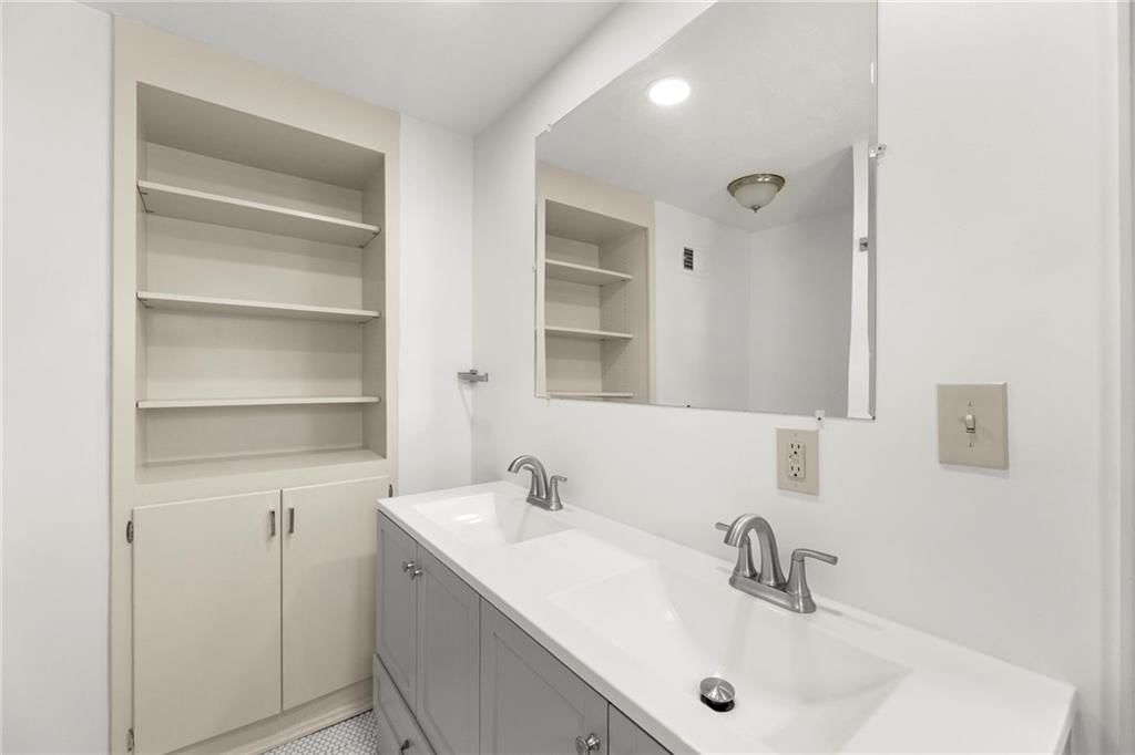 2341 W 98 Street — photo 18
