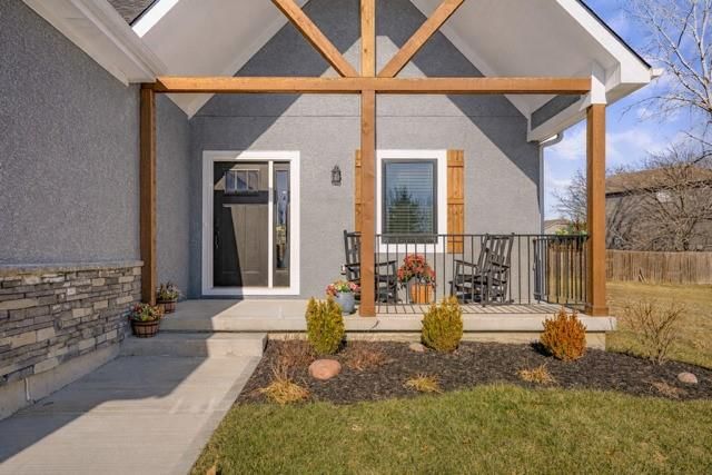 2110 Chateau Place — photo 2