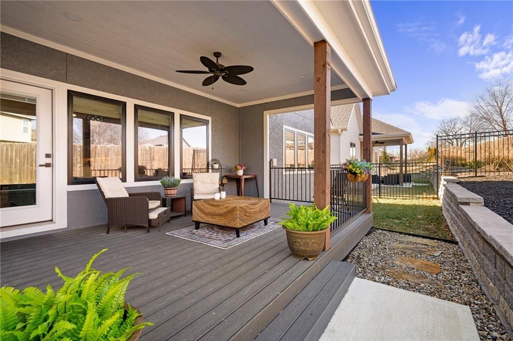 2110 Chateau Place — photo 32