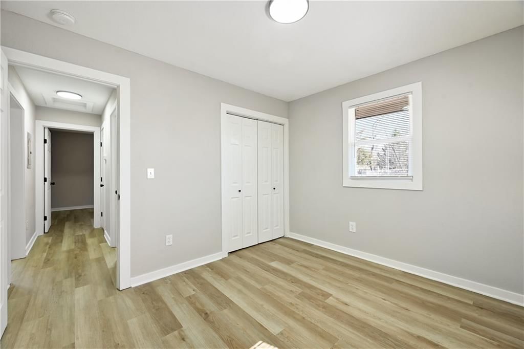 719 E COLLEGE Street — photo 13