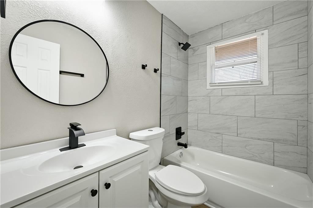 719 E COLLEGE Street — photo 15