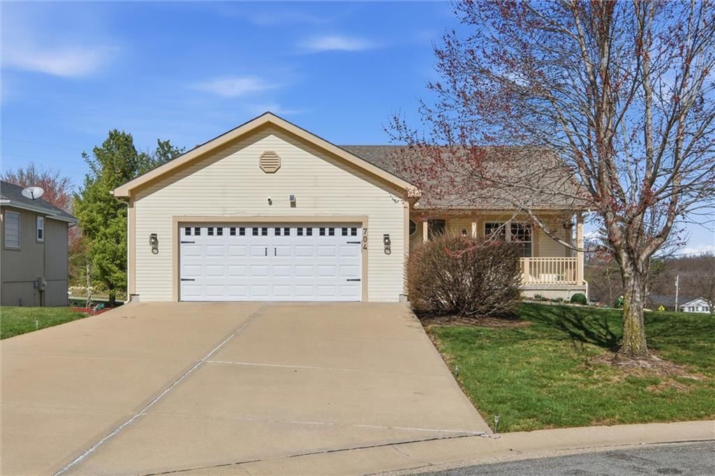 704 Highland Drive, Leavenworth, KS