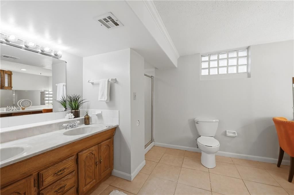 16314 E Pacific Avenue — photo 24