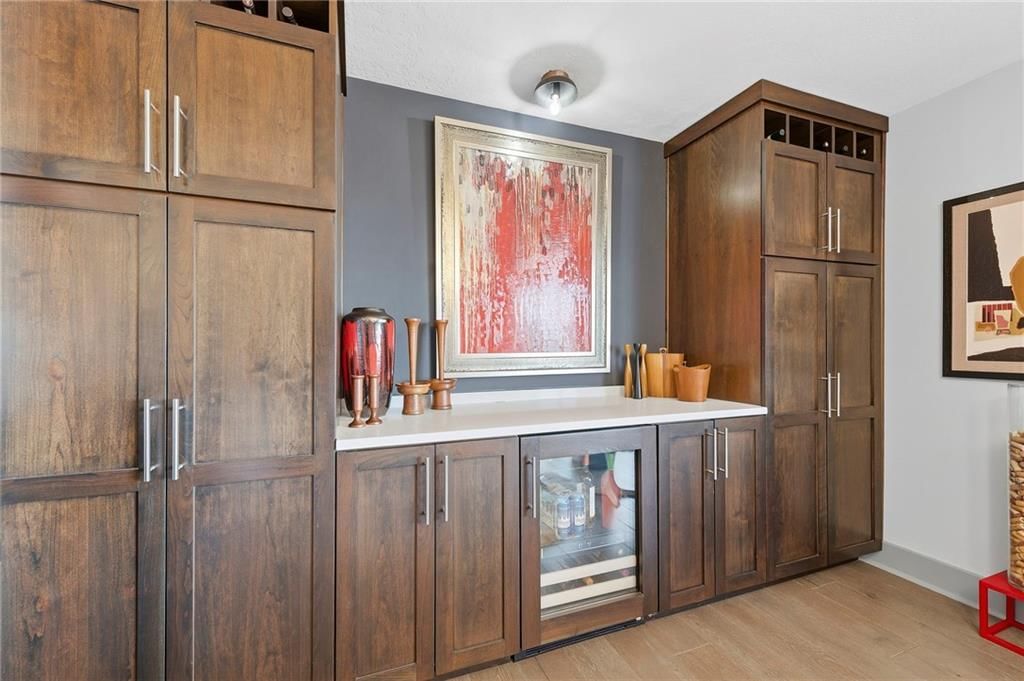 221 W 48th Street — photo 11