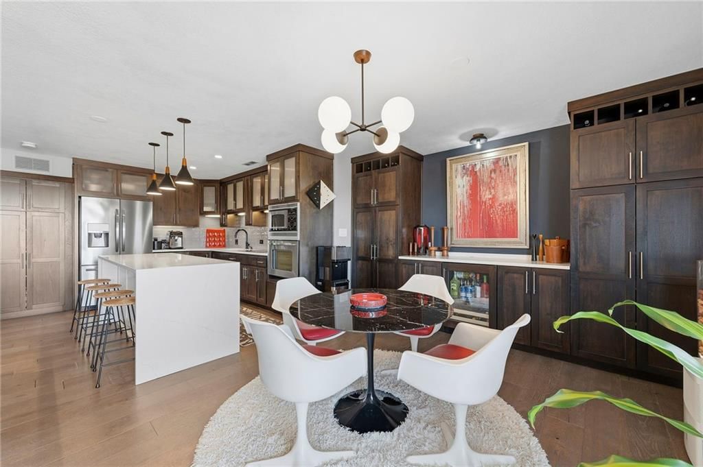 221 W 48th Street — photo 12