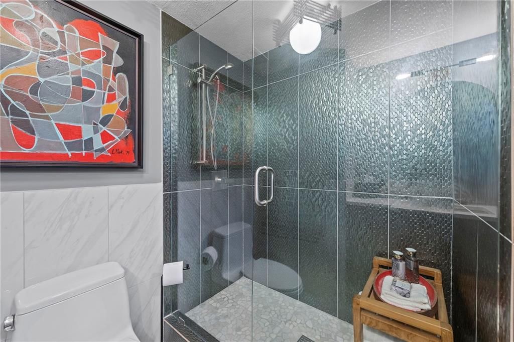 221 W 48th Street — photo 15