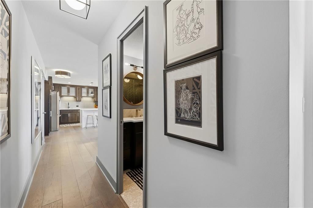 221 W 48th Street — photo 27