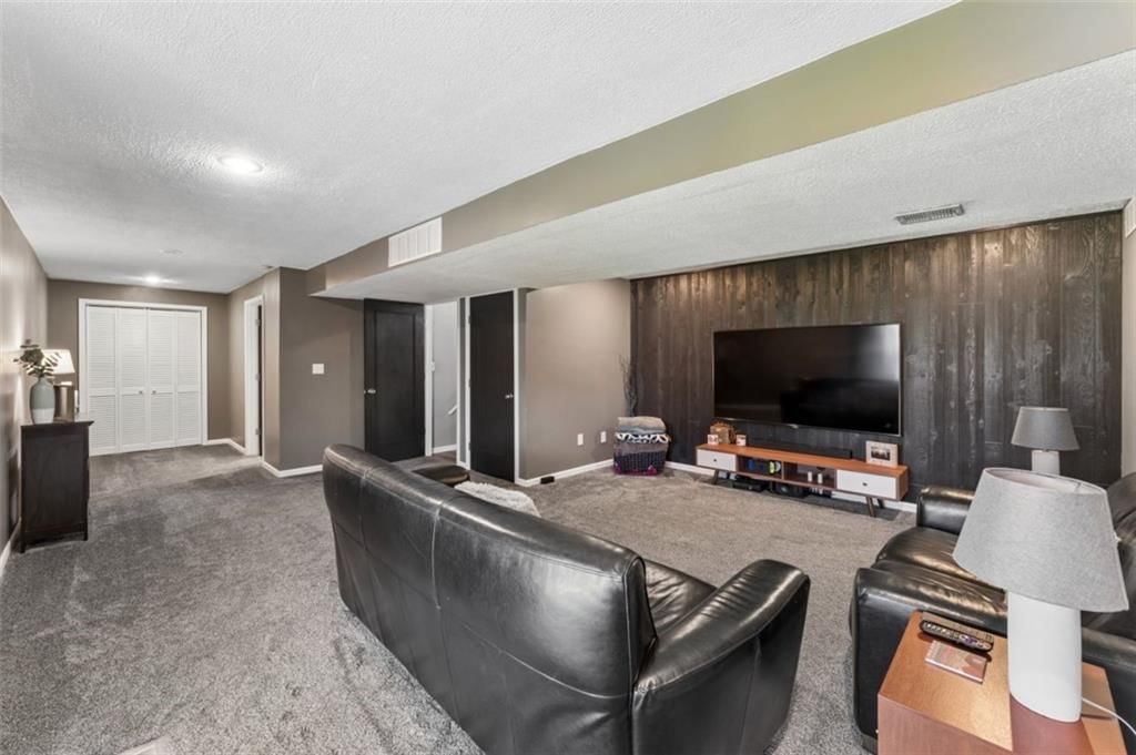 6434 McCoy Street — photo 36
