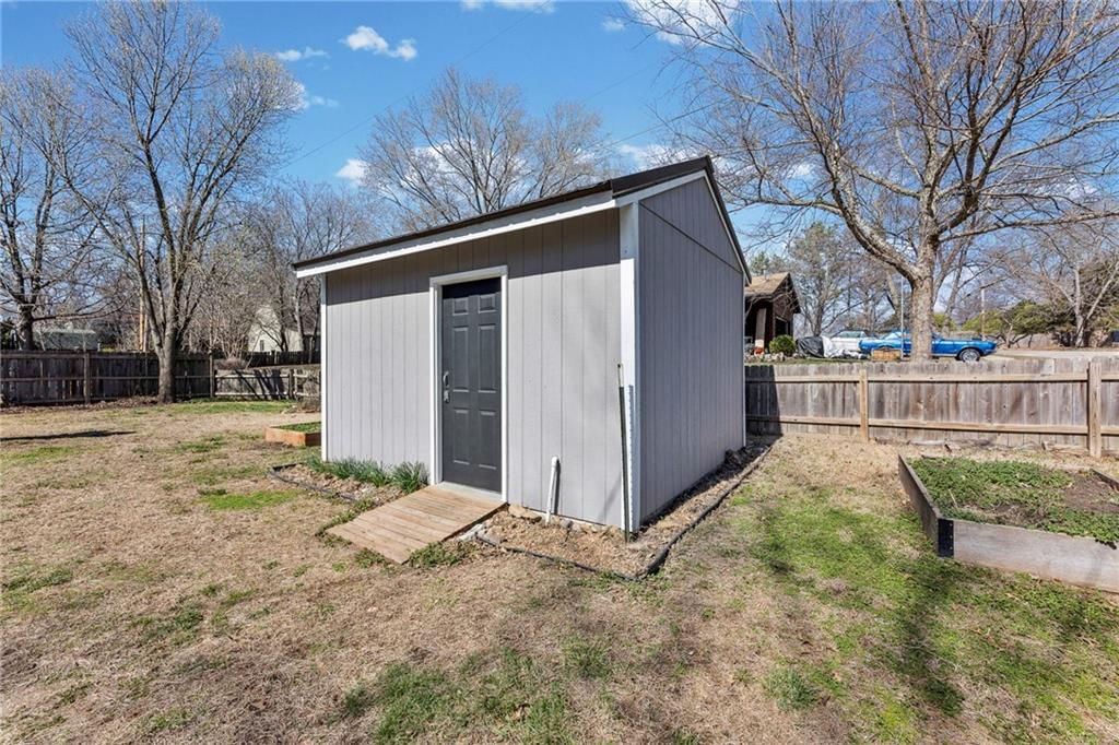 3412 W 9th Court — photo 32