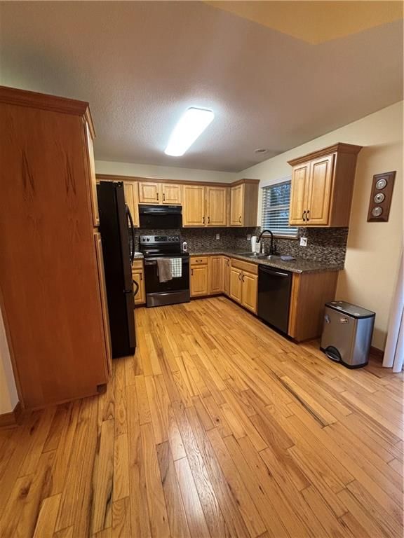 420 Rees Street — photo 8