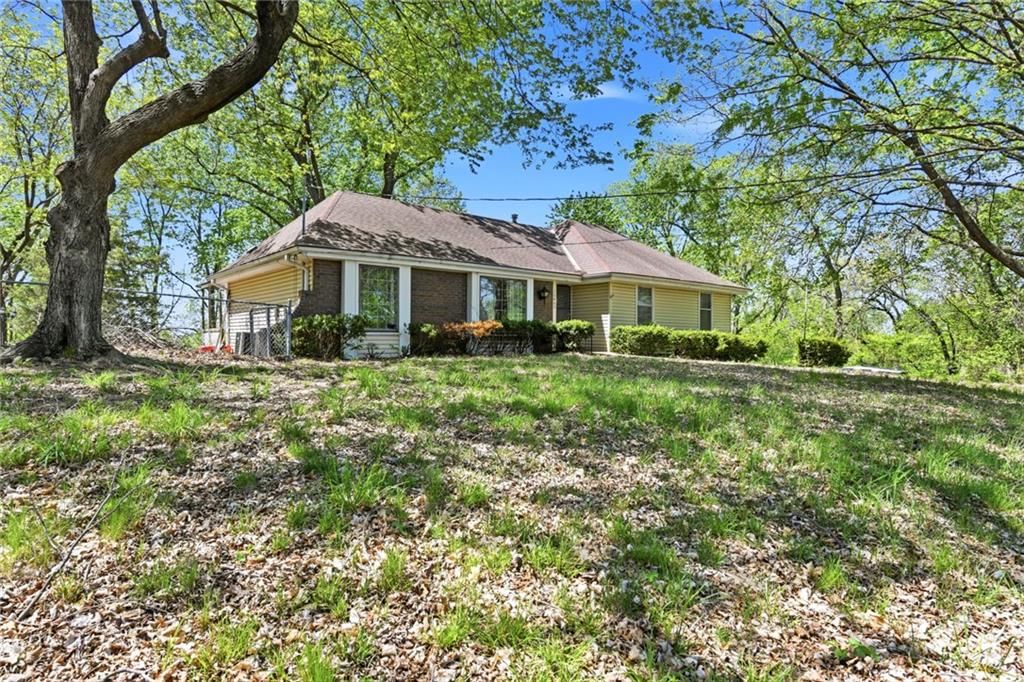 10407 NW Crooked Road — photo 3
