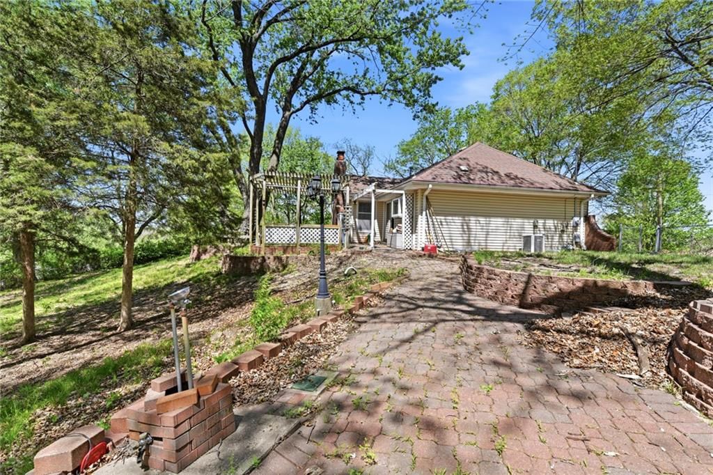 10407 NW Crooked Road — photo 36