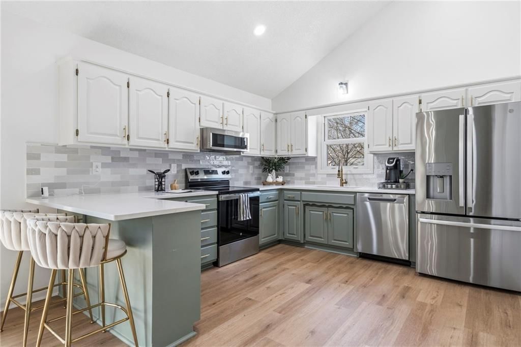 10809 W 76th Street — photo 5