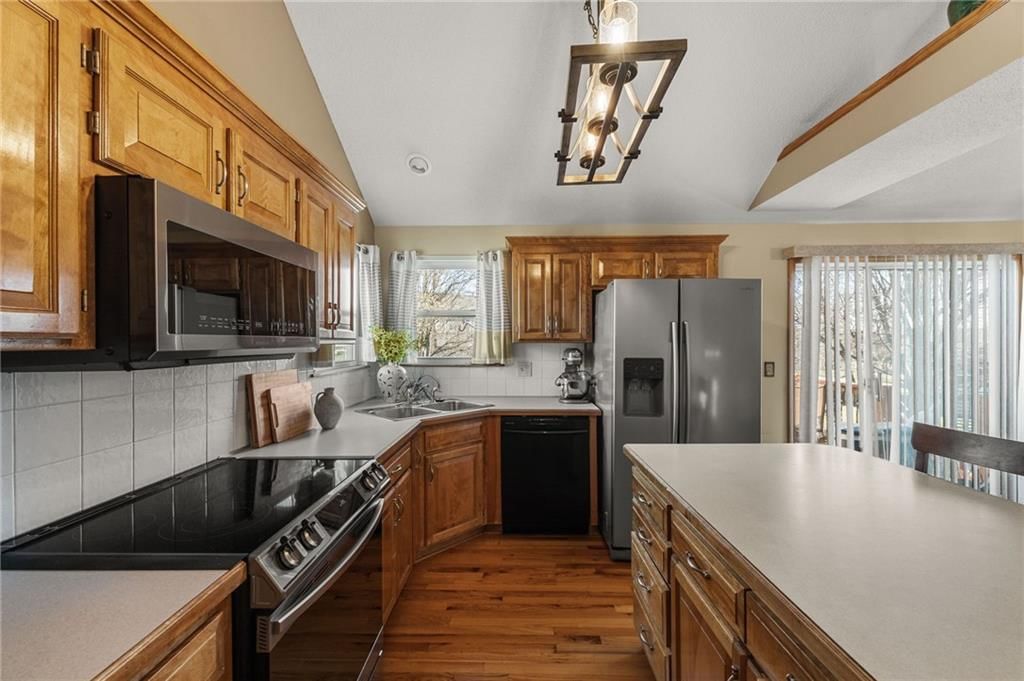 1105 Kent Drive — photo 32