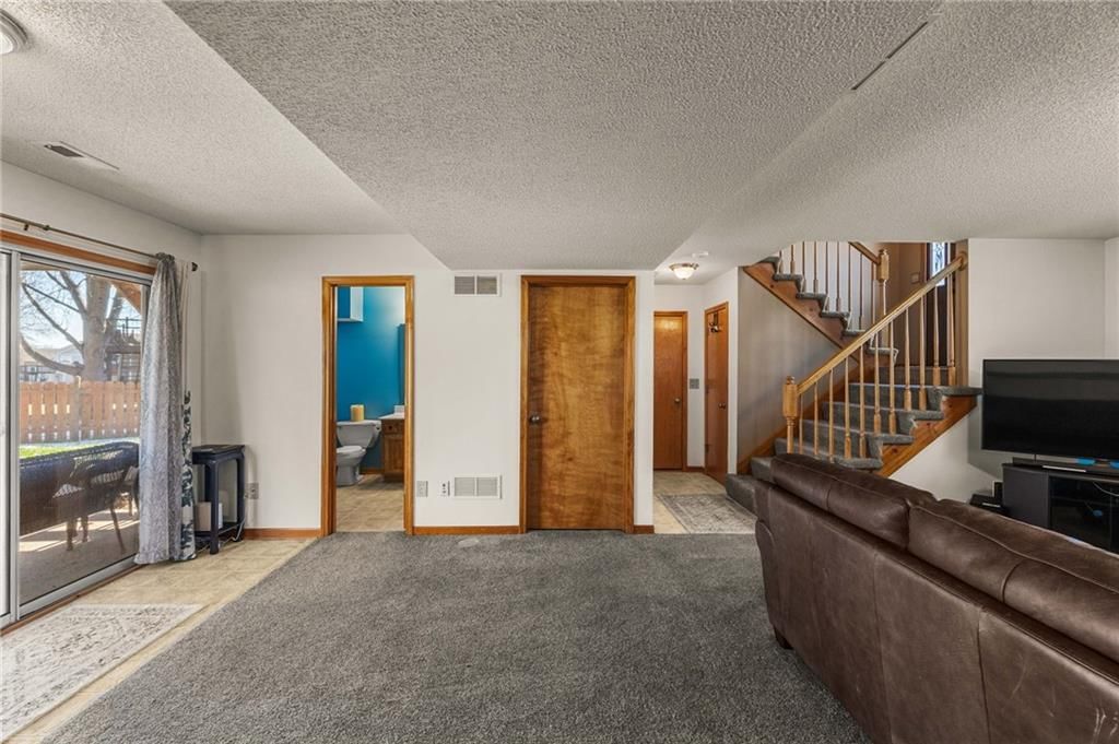 1105 Kent Drive — photo 42