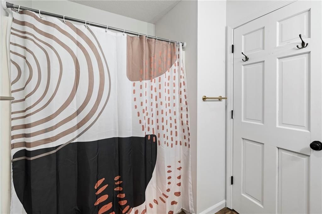 2107 Grant Lane — photo 30