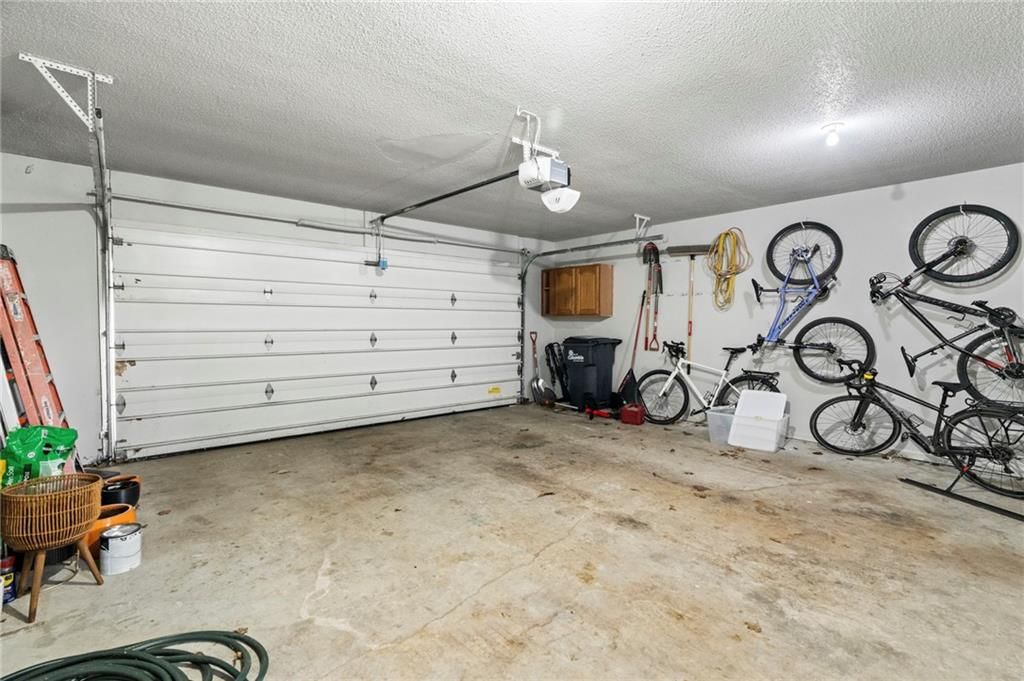 2107 Grant Lane — photo 32