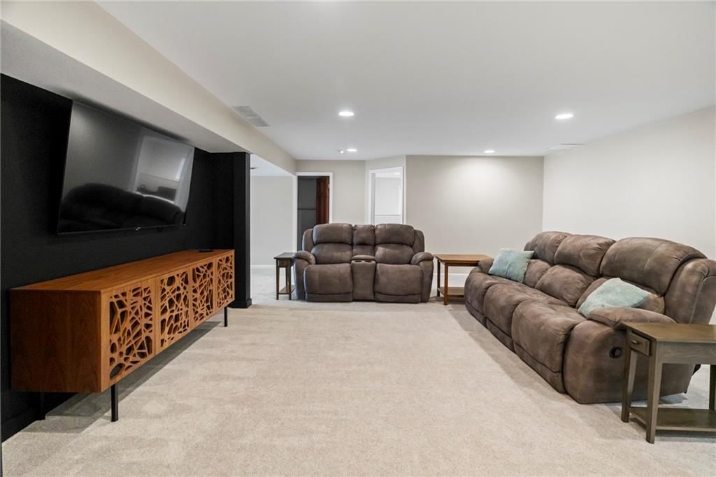 2107 Grant Lane — photo 37