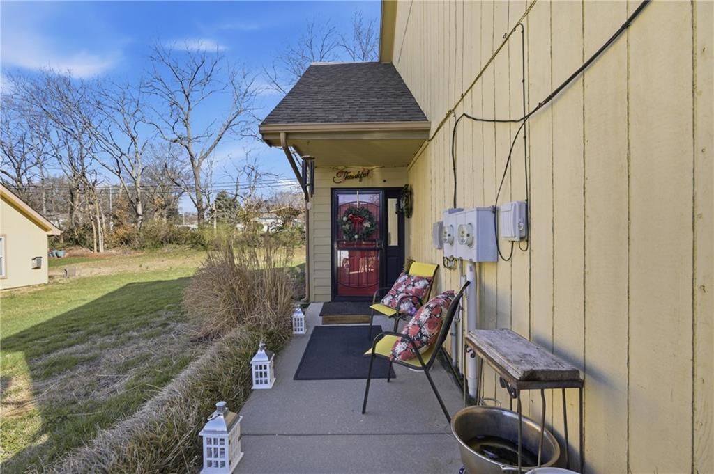 7621 E Bannister Road — photo 3