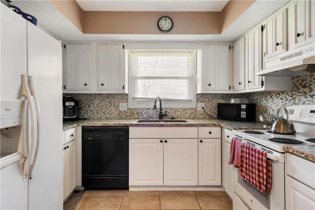 1444 NW 64th Terrace — photo 5