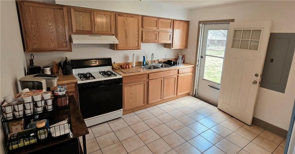 1606 W Sheley Road — photo 6
